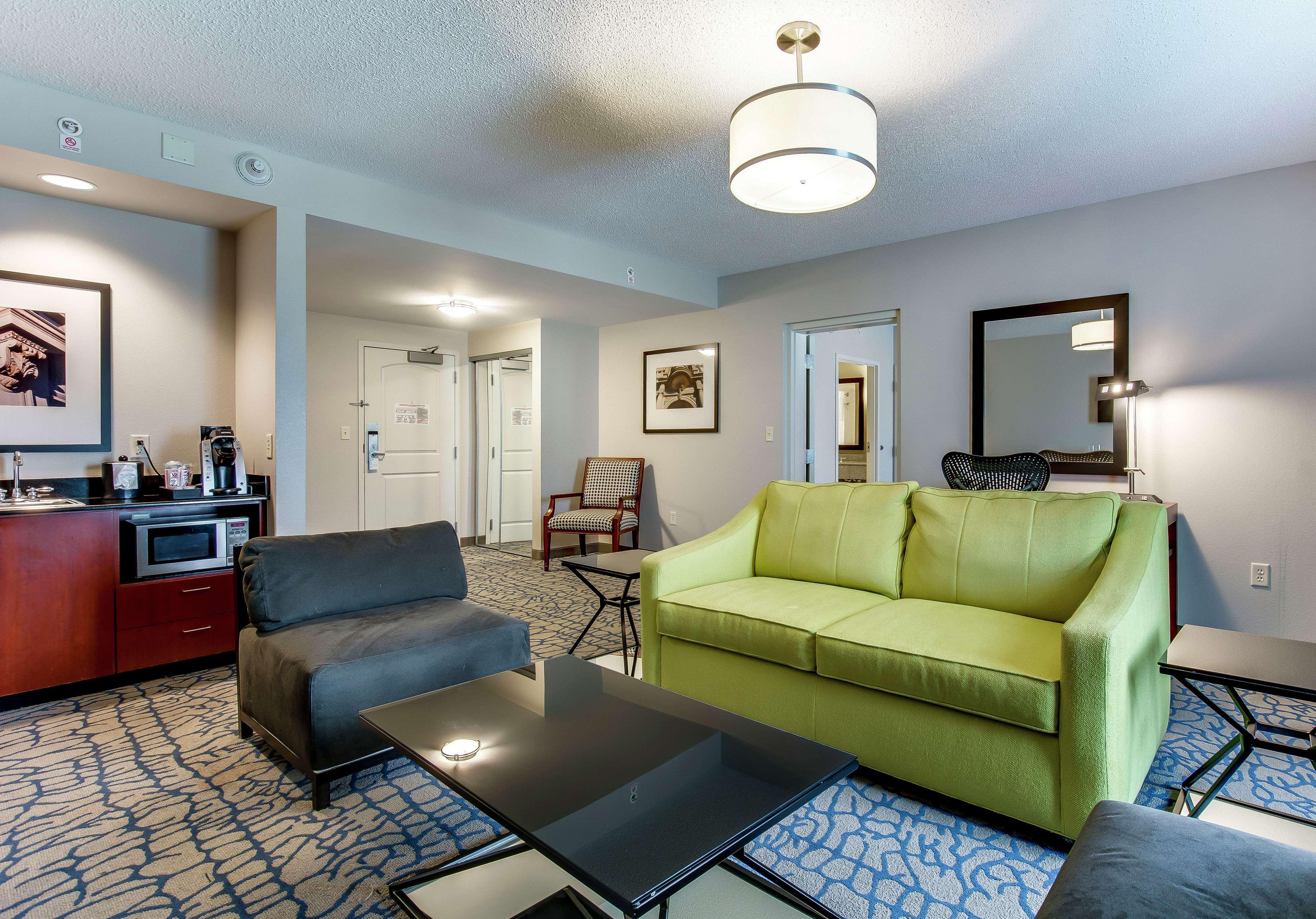 Hilton Garden Inn Louisville-Northeast Kültér fotó