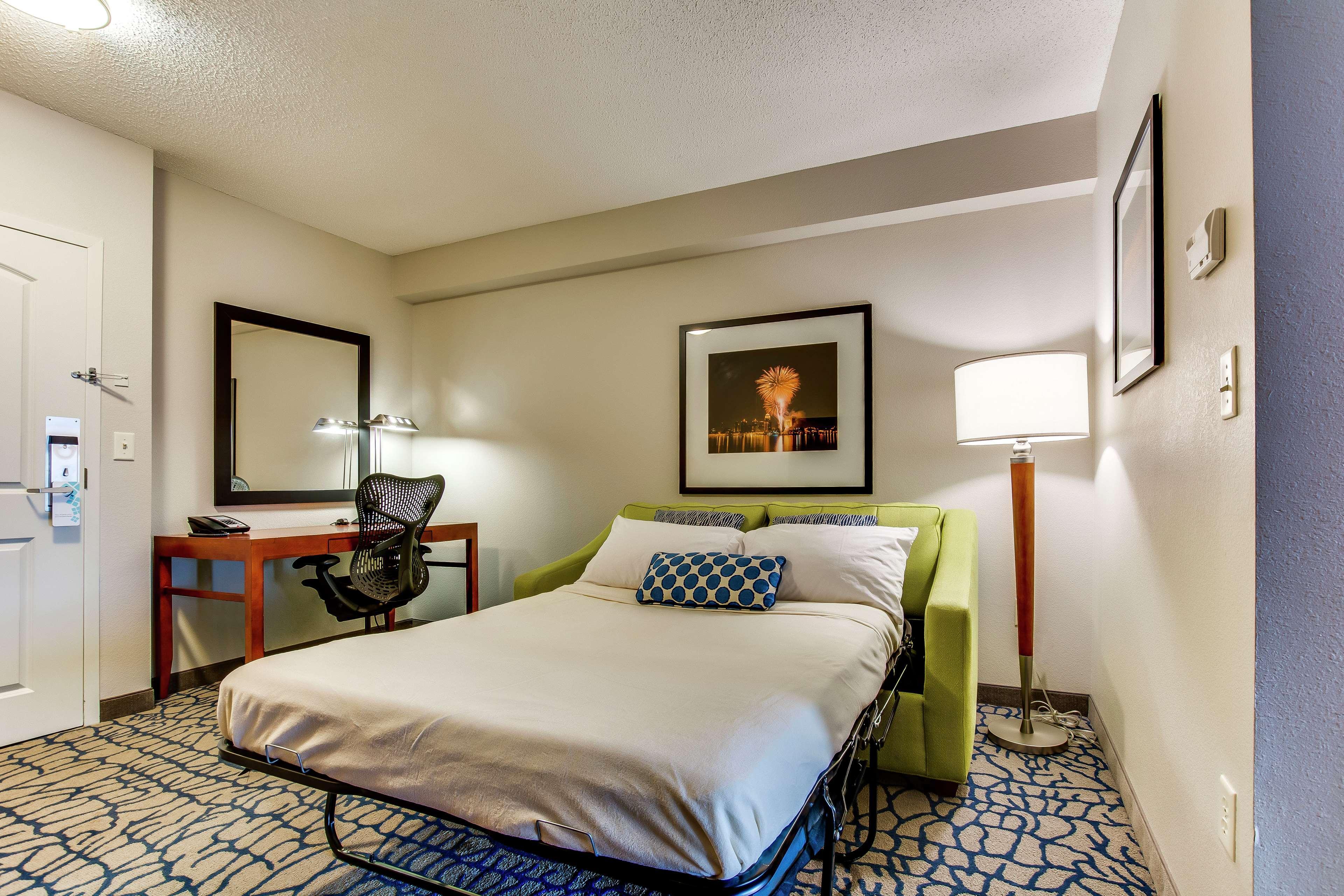 Hilton Garden Inn Louisville-Northeast Kültér fotó