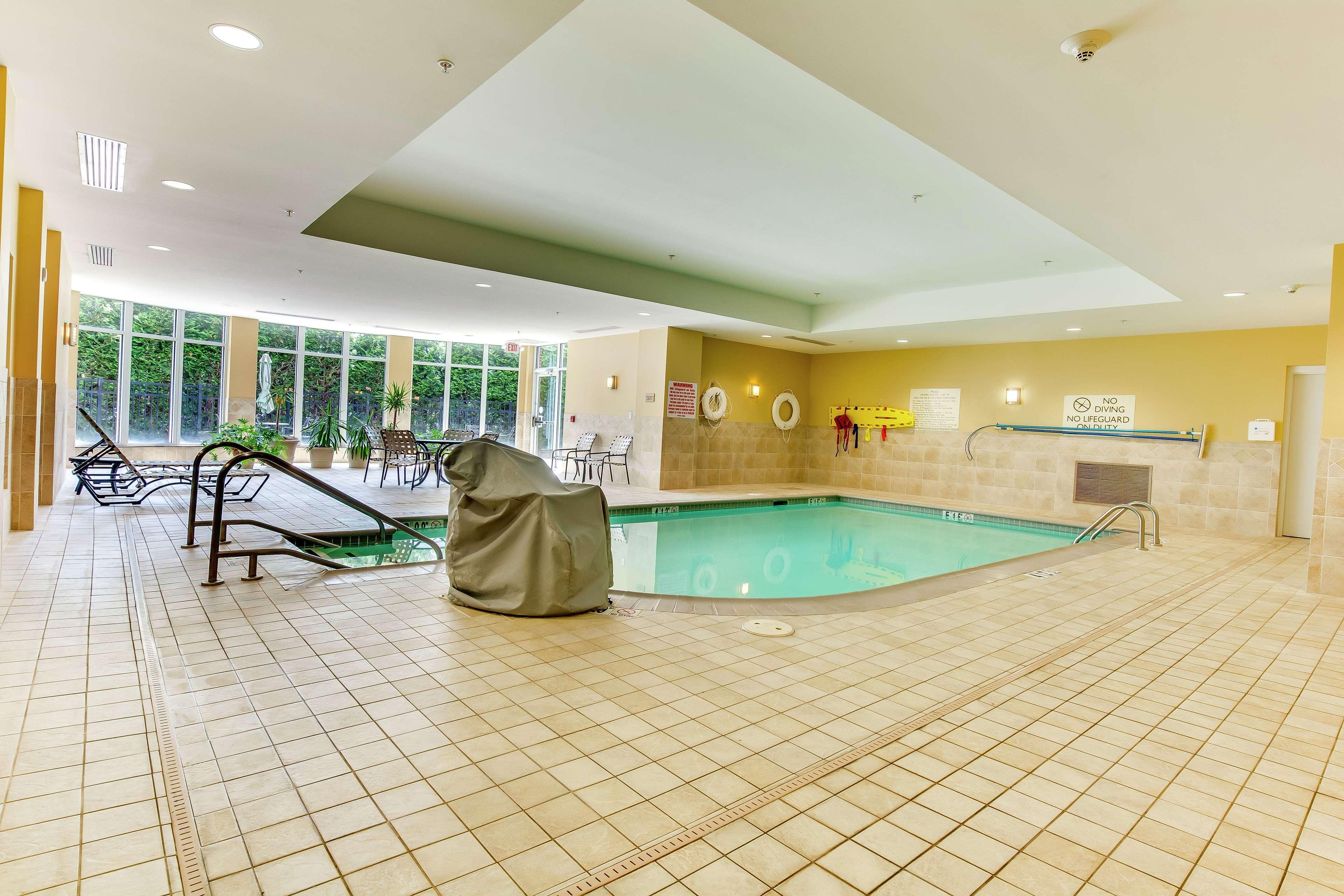 Hilton Garden Inn Louisville-Northeast Kültér fotó